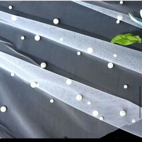 Pearl Wedding Veil With Comb - Picture 7 of 10